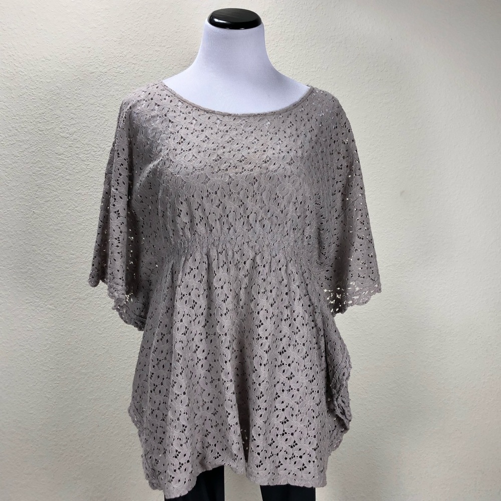 Valerie Stevens Gray Lace Batwing Top